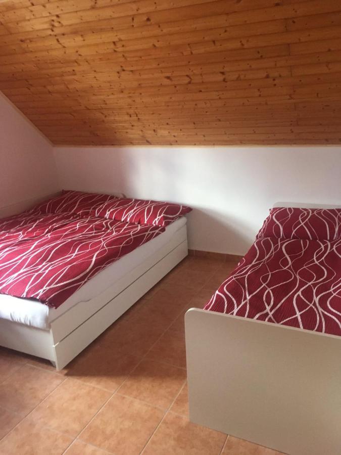 Apartamento Vinařství Ehrlich Milotice Exterior foto